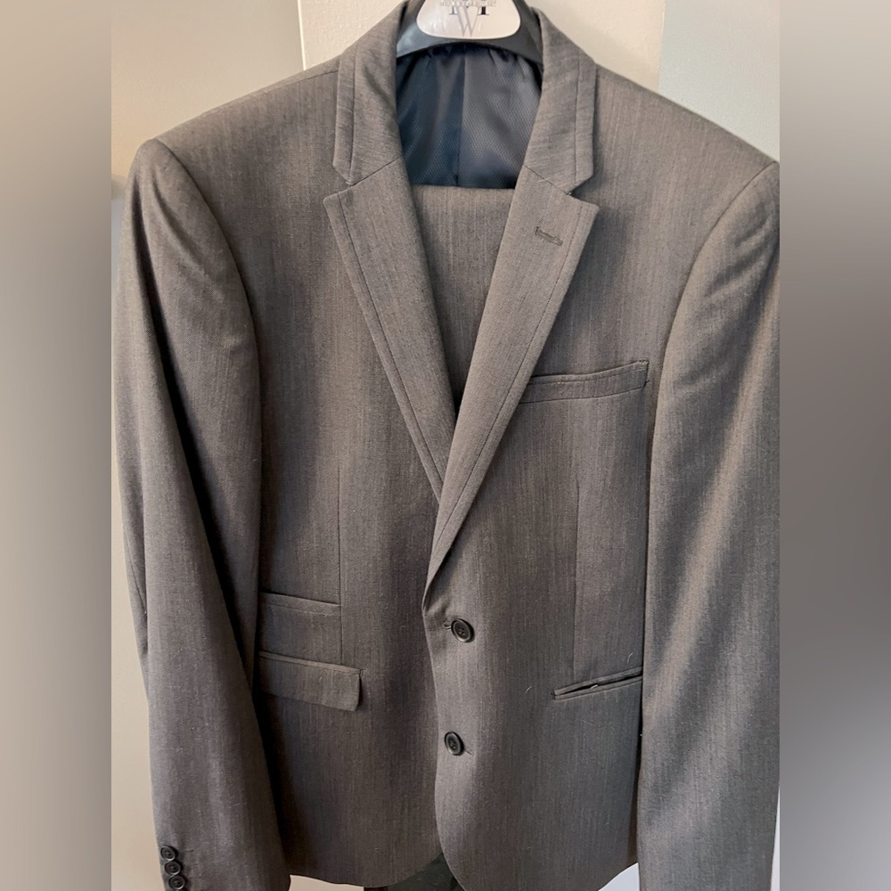 Men’s Full Suit - Jacket and Pants - Alta Moda by Men’s Warehouse
